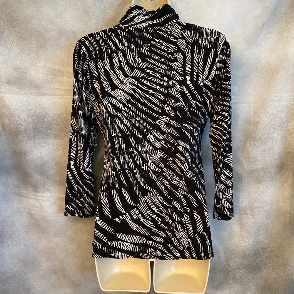 Zebra-Striped Ruched Blouse - Picture 7 of 7